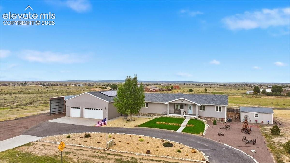 Listing photo 2 for 1516 N Platteville Boulevard