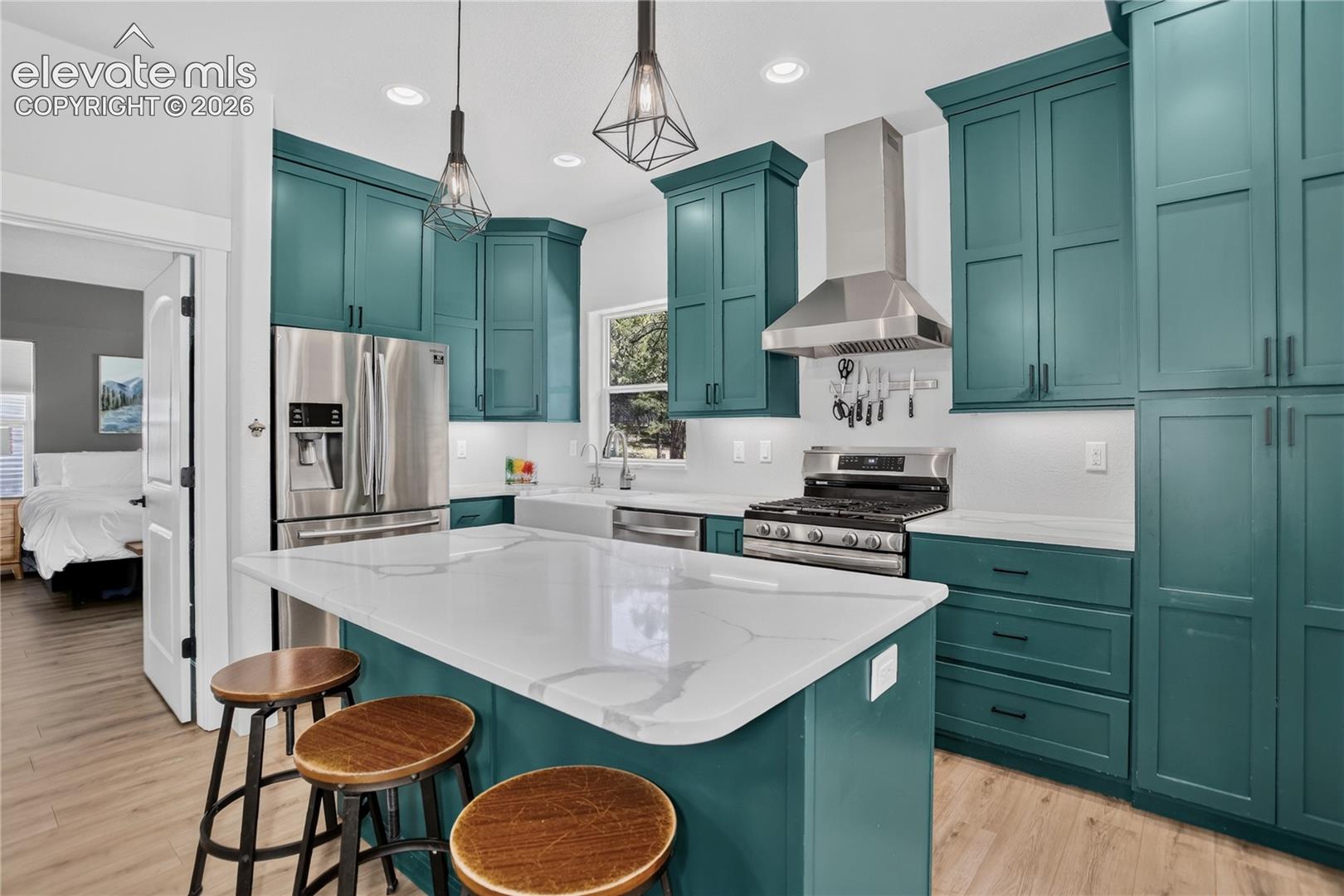 Listing photo 11 for 9920 Hodgen Road