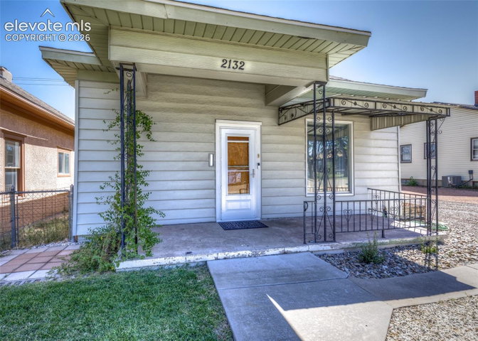 2132 E Routt Avenue — listing photo