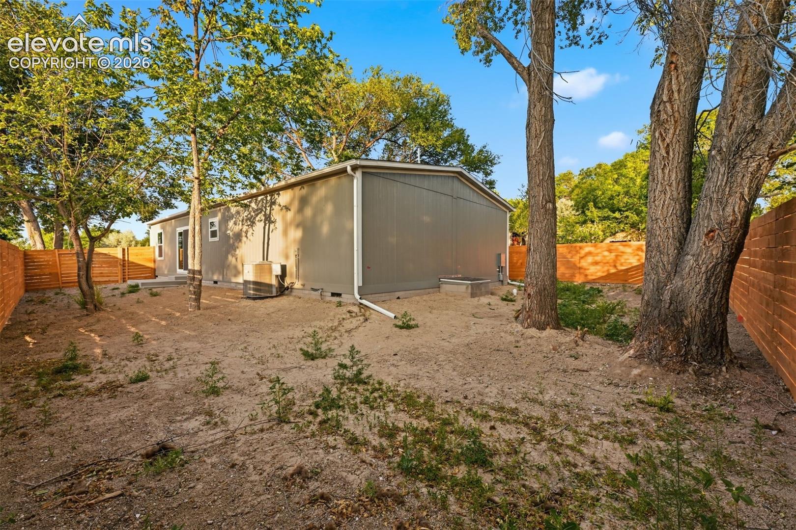 Listing photo 35 for 281 E Stewart Drive