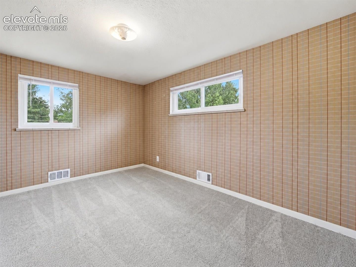 Listing photo 21 for 1406 Iowa Avenue
