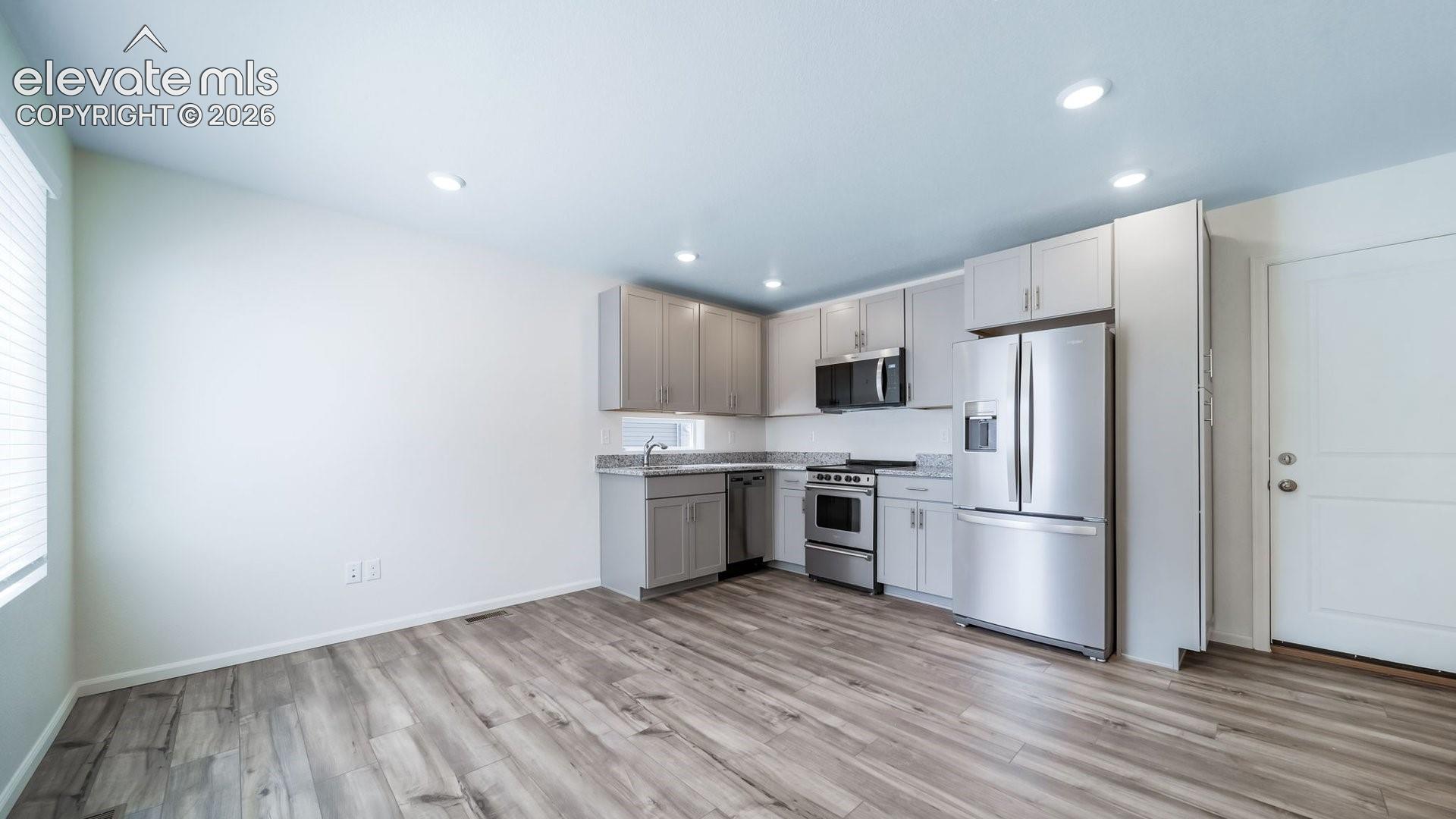 Listing photo 17 for 5664 Bowerman Lane