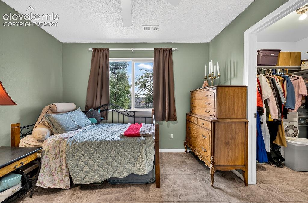 Listing photo 33 for 818 Hayloft Lane