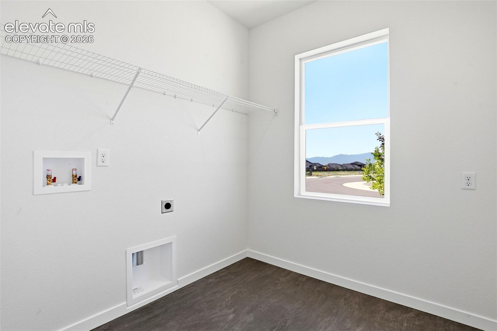 Listing photo 8 for 8039 School House Drive