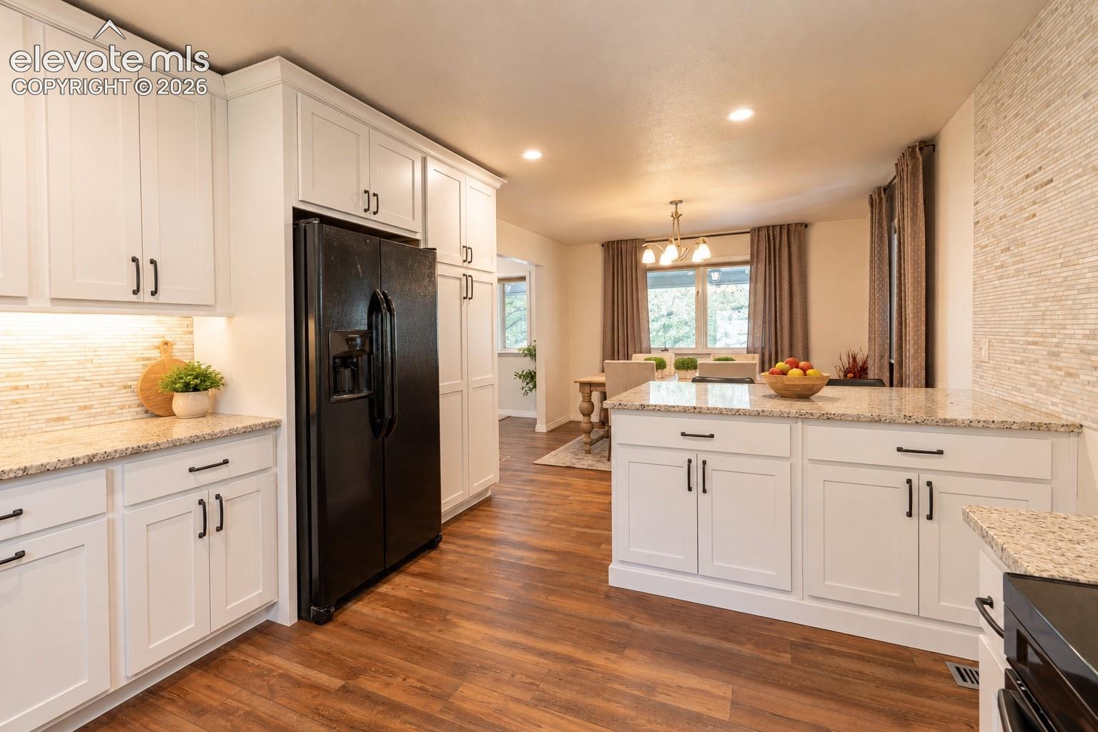 Listing photo 12 for 721 Sunnywood Place