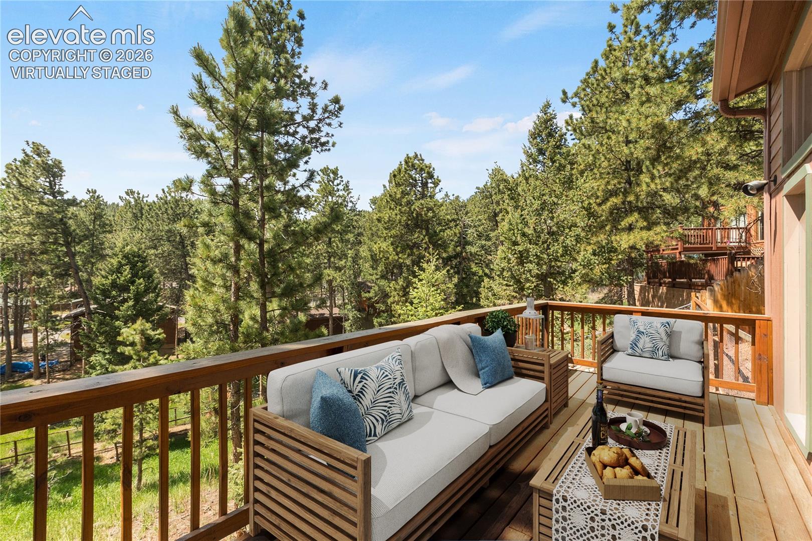 Listing photo 6 for 1257 W Midland Avenue