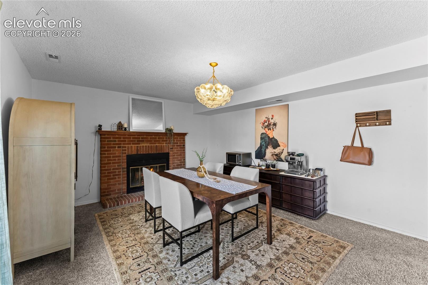 Listing photo 20 for 5870 Pemberton Way
