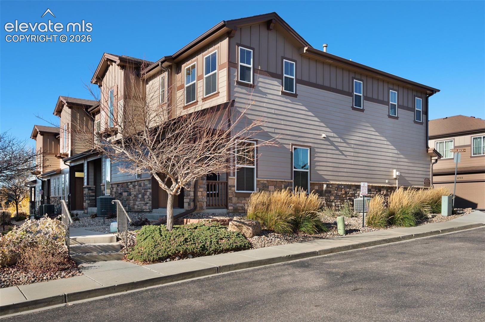 4723 Mossy Rock Grove