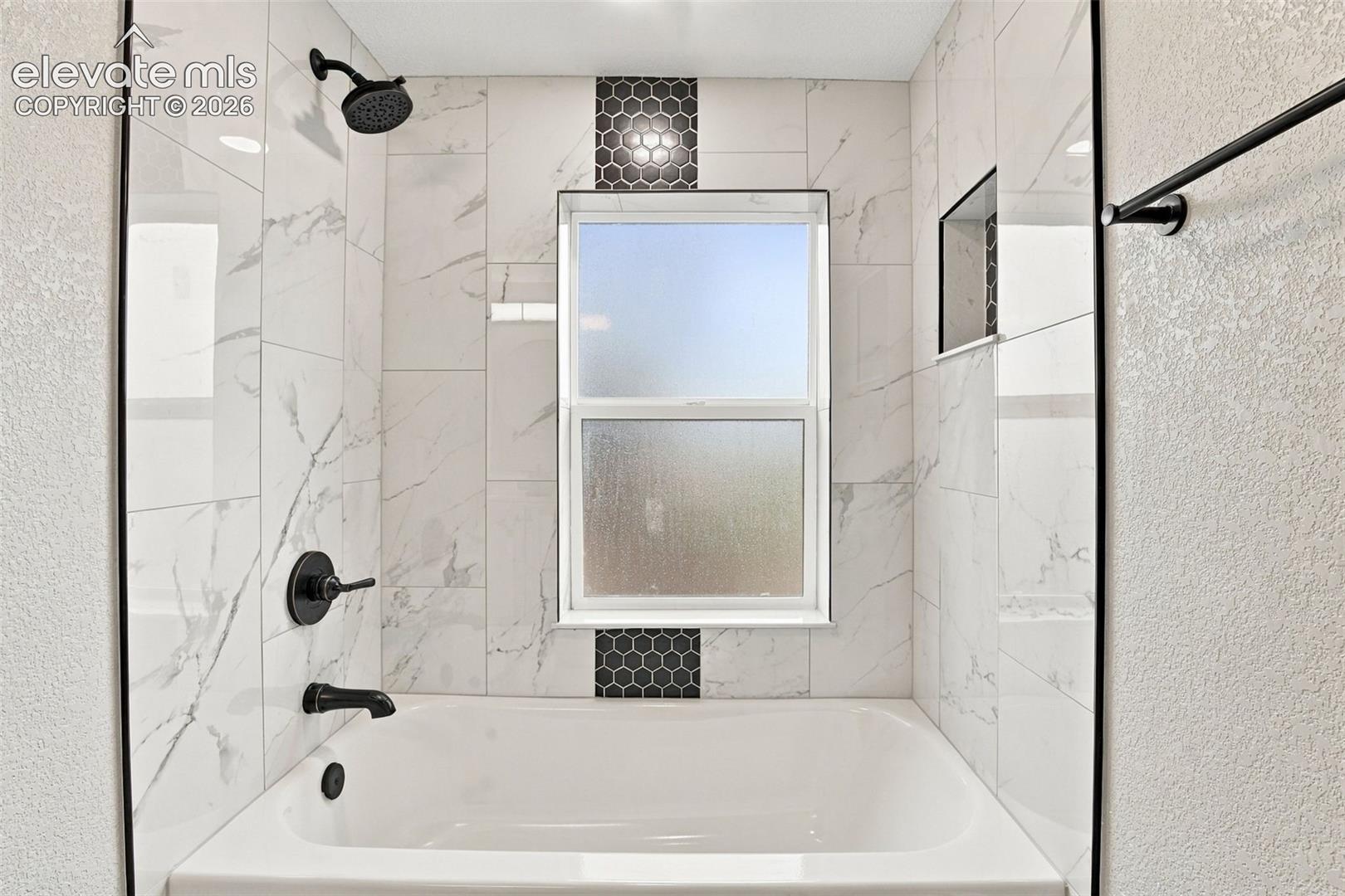 Listing photo 25 for 10672 Boone Road