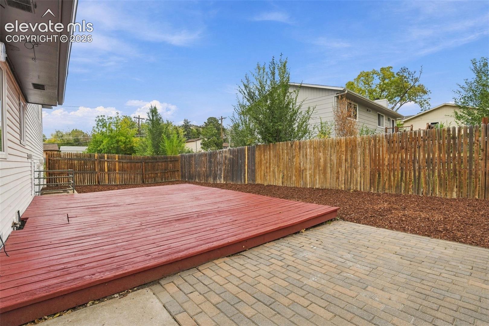 Listing photo 28 for 1070 Applewood Drive