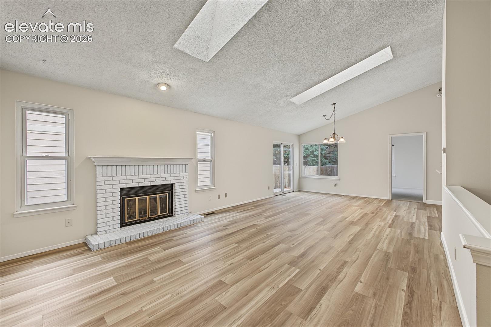 Listing photo 6 for 8430 Sassafras Drive
