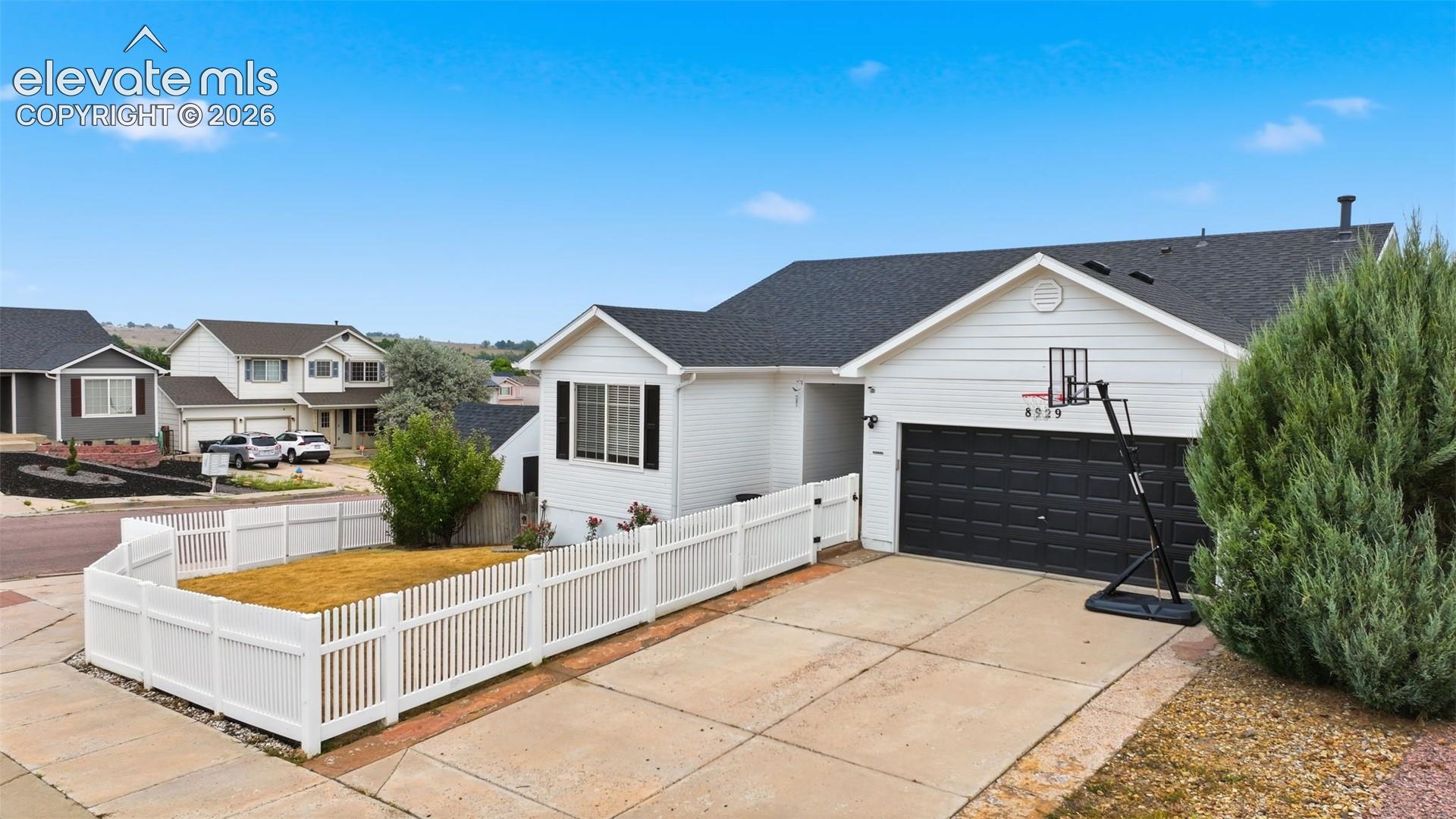 Listing photo 30 for 8929 Celebrity Court