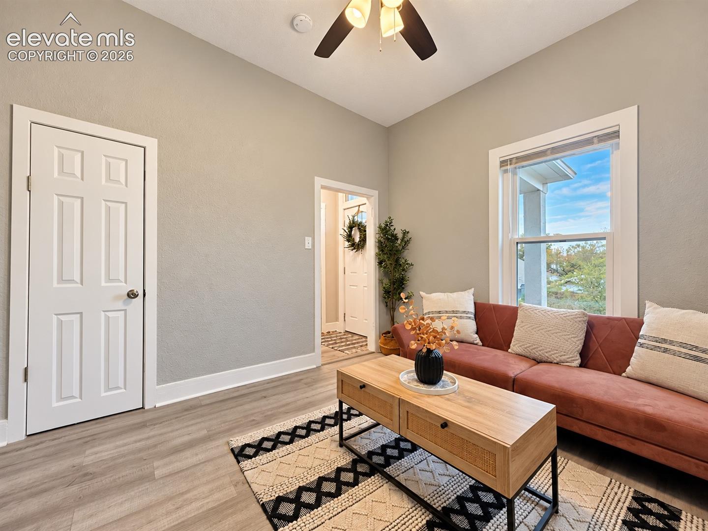 Listing photo 5 for 316 E 2nd Street