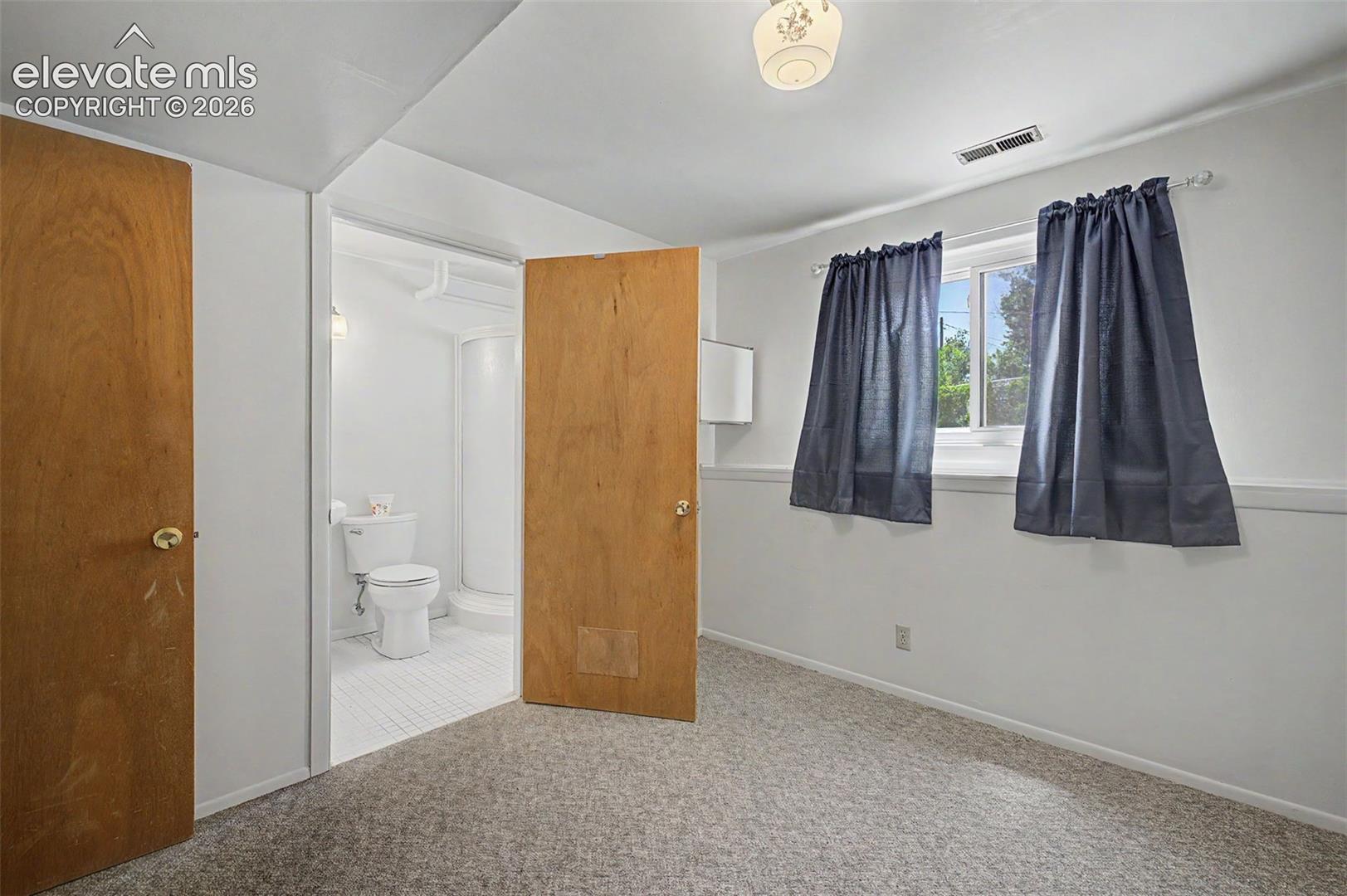 Listing photo 42 for 712 Lansing Drive