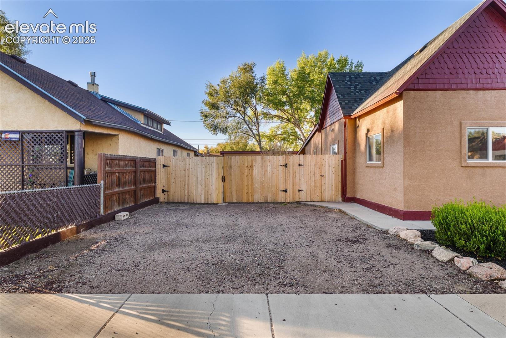 Listing photo 5 for 1118 Arroyo Avenue