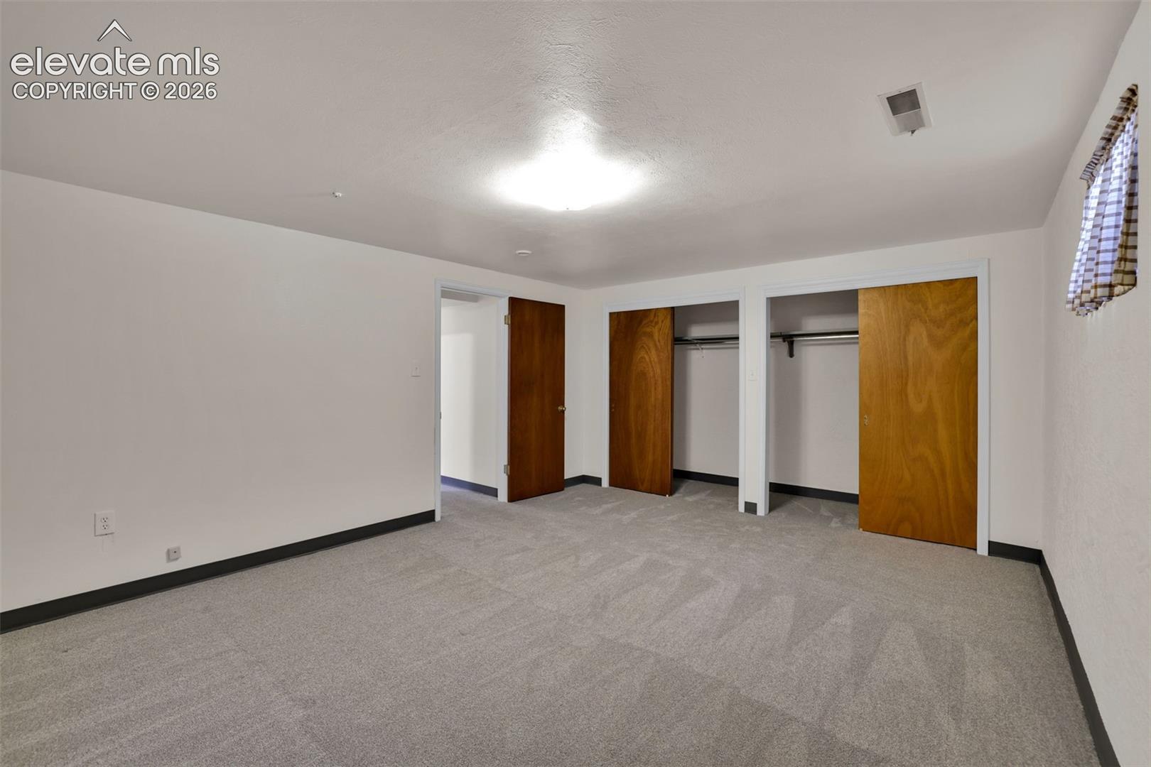Listing photo 27 for 223 Crystal Hills Boulevard
