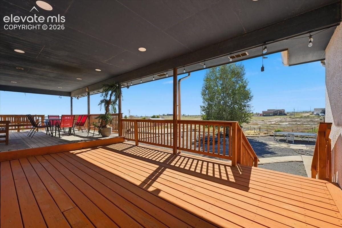 Listing photo 22 for 676 E Heron Drive