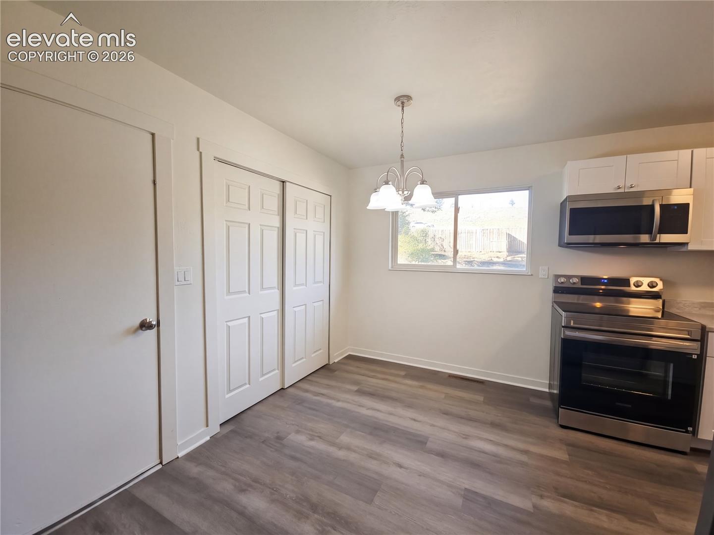 Listing photo 6 for 1136 Cambridge Avenue
