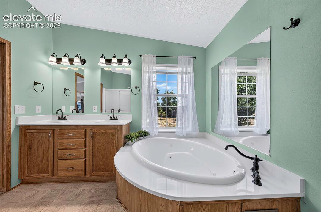 Listing photo 18 for 755 High Prairie Point