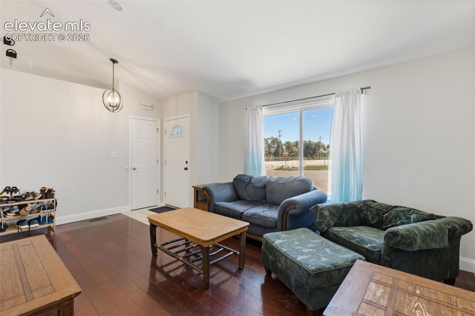 Listing photo 14 for 305 Alma Avenue