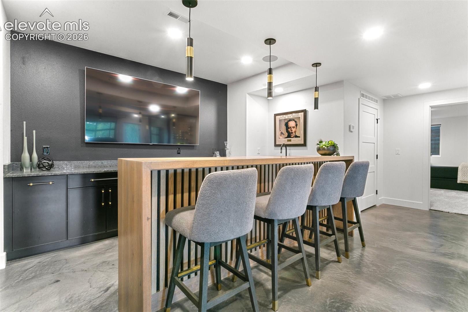 Listing photo 32 for 17270 Colonial Park Drive