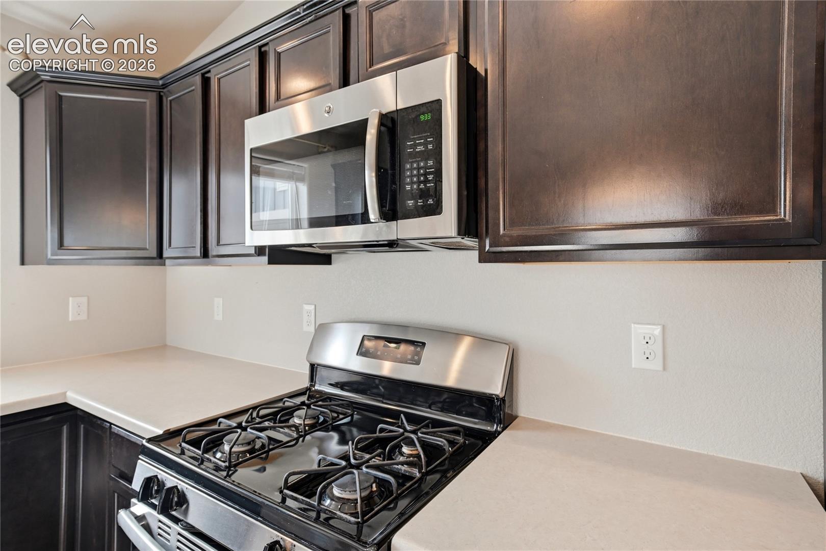 Listing photo 10 for 9437 Beryl Drive