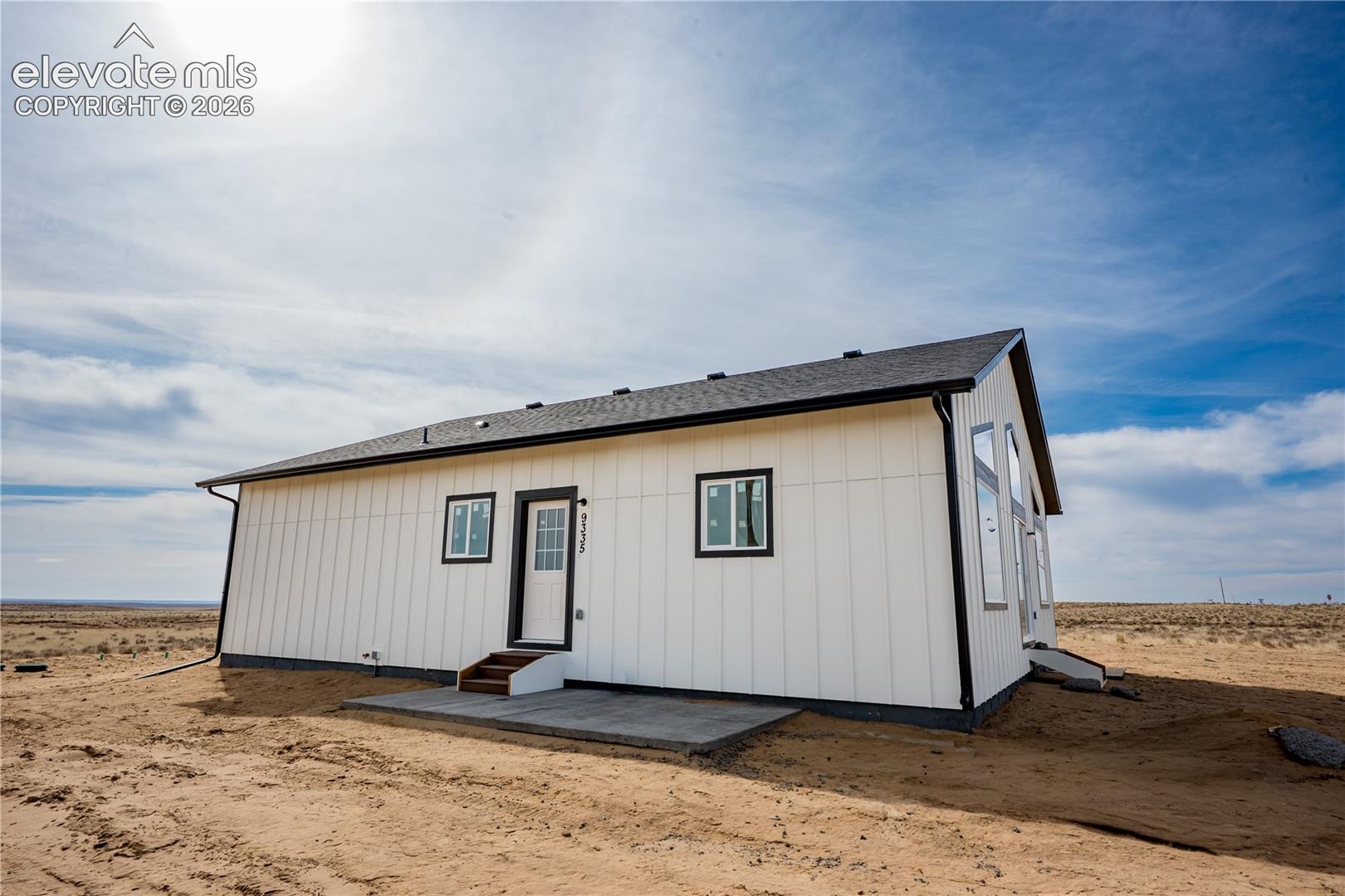 Listing photo 2 for 9335 S Peyton Highway