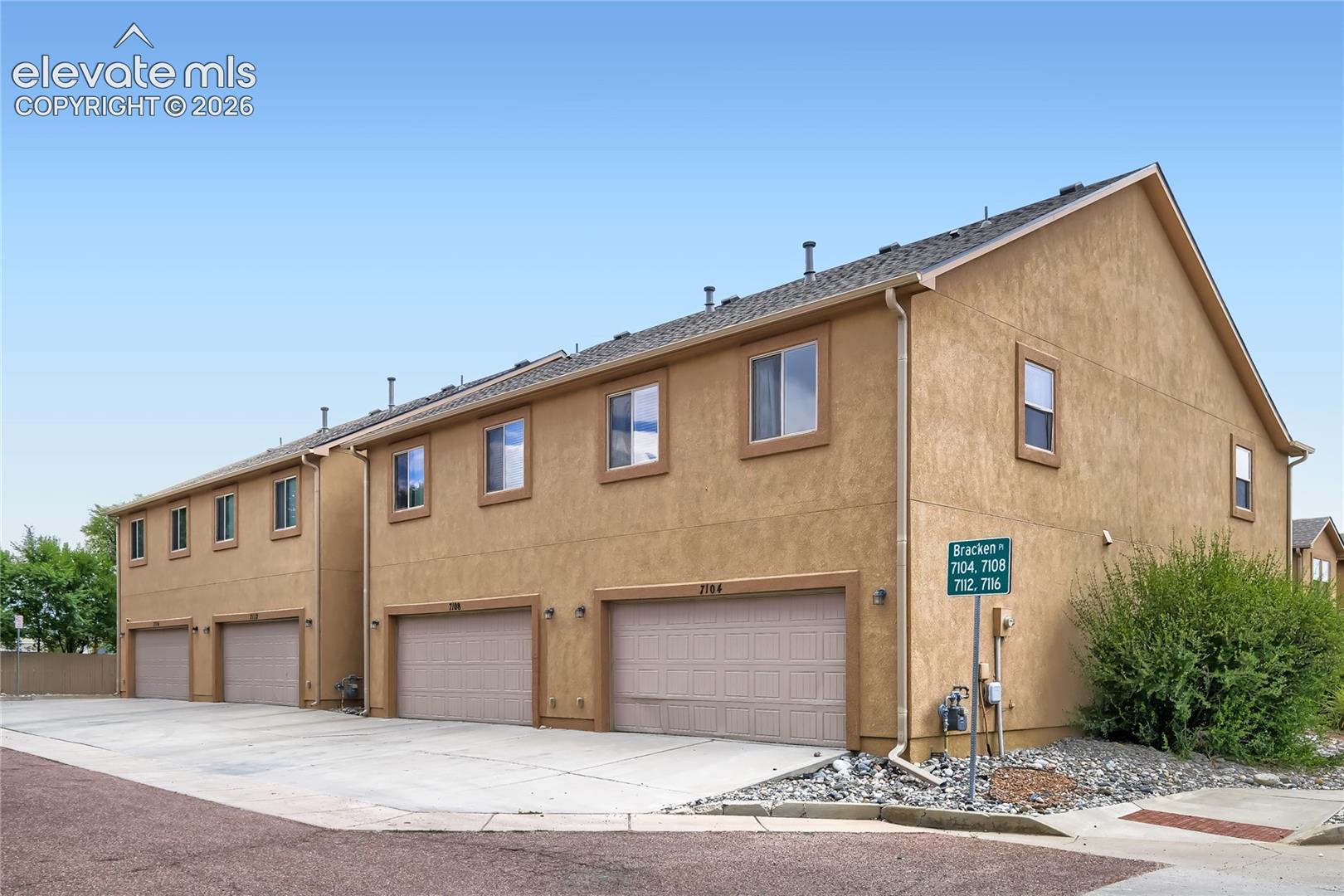 Listing photo 26 for 7104 Bracken Place