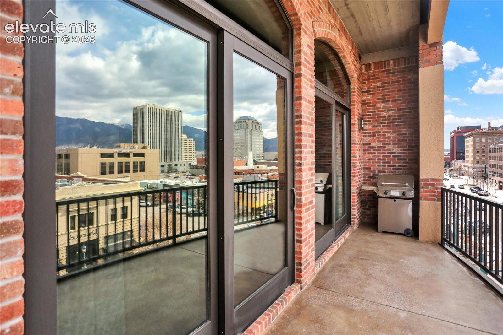 Listing photo 28 for 101 N Tejon Street 460
