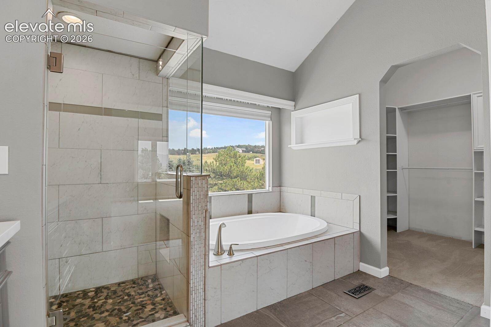 Listing photo 15 for 916 W Caribou Drive
