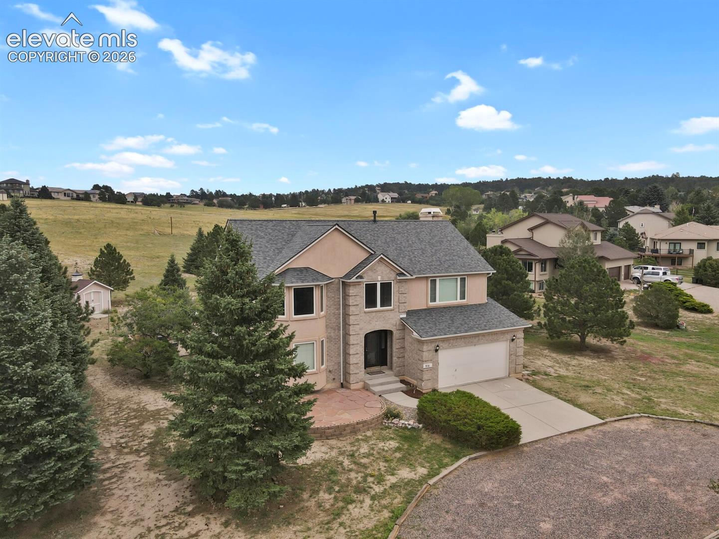 Listing photo 32 for 916 W Caribou Drive