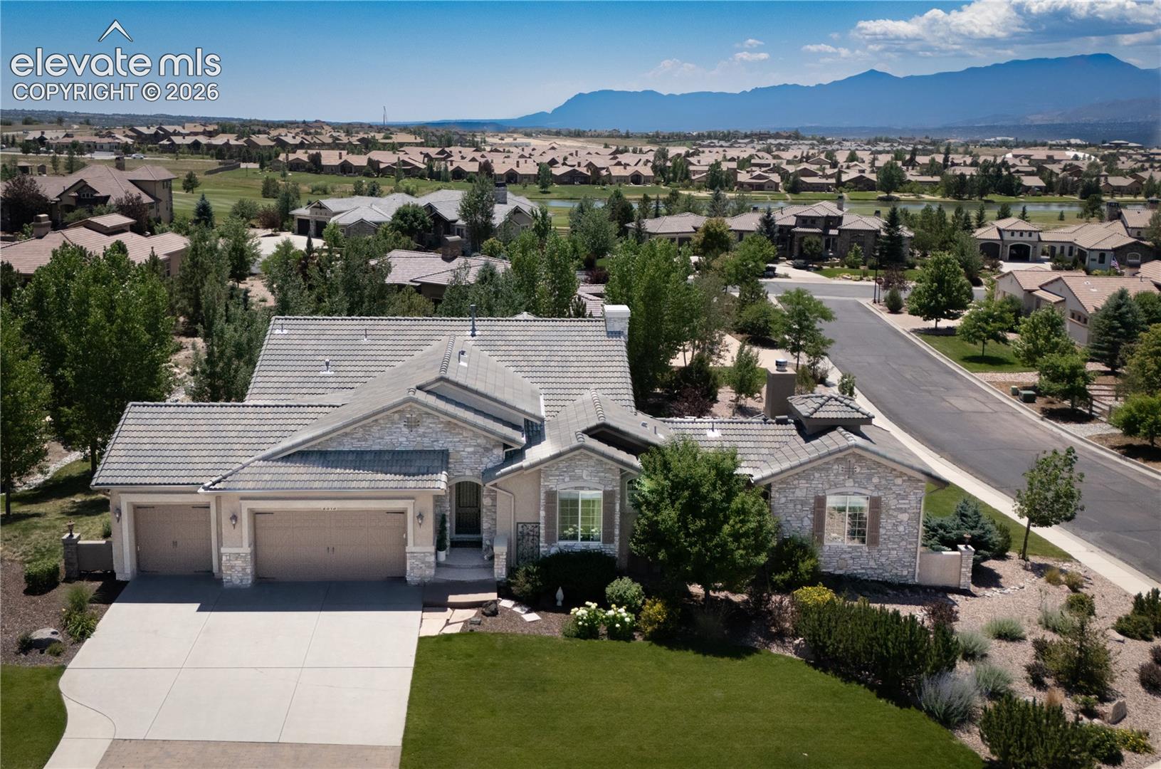Listing photo 28 for 2313 Rainbows End Point