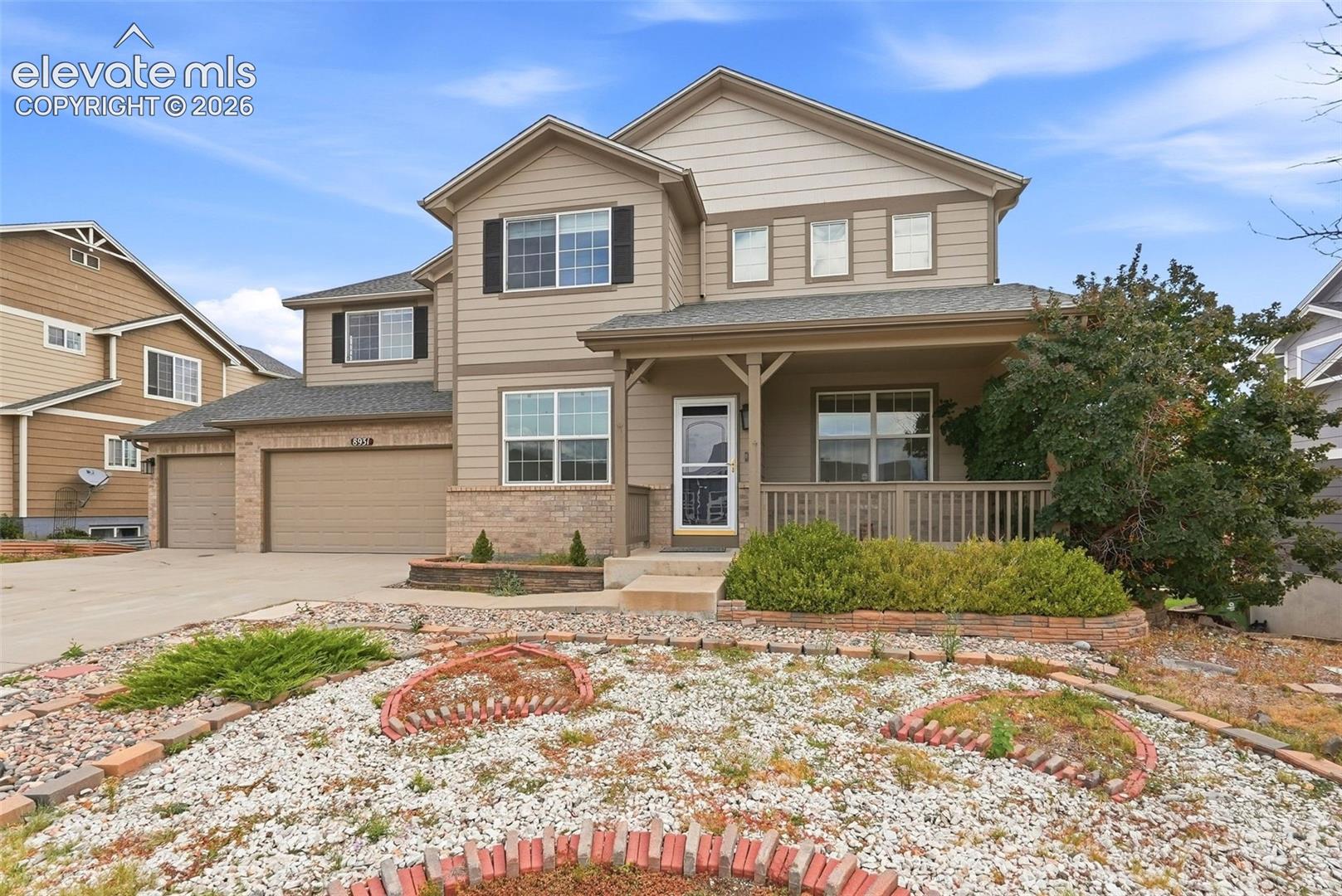 Listing photo 3 for 8931 Oakmont Road
