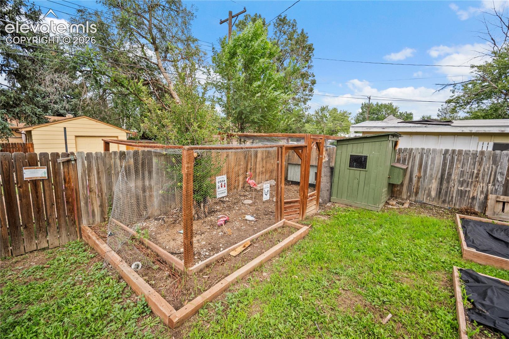 Listing photo 39 for 2414 E Caramillo Street