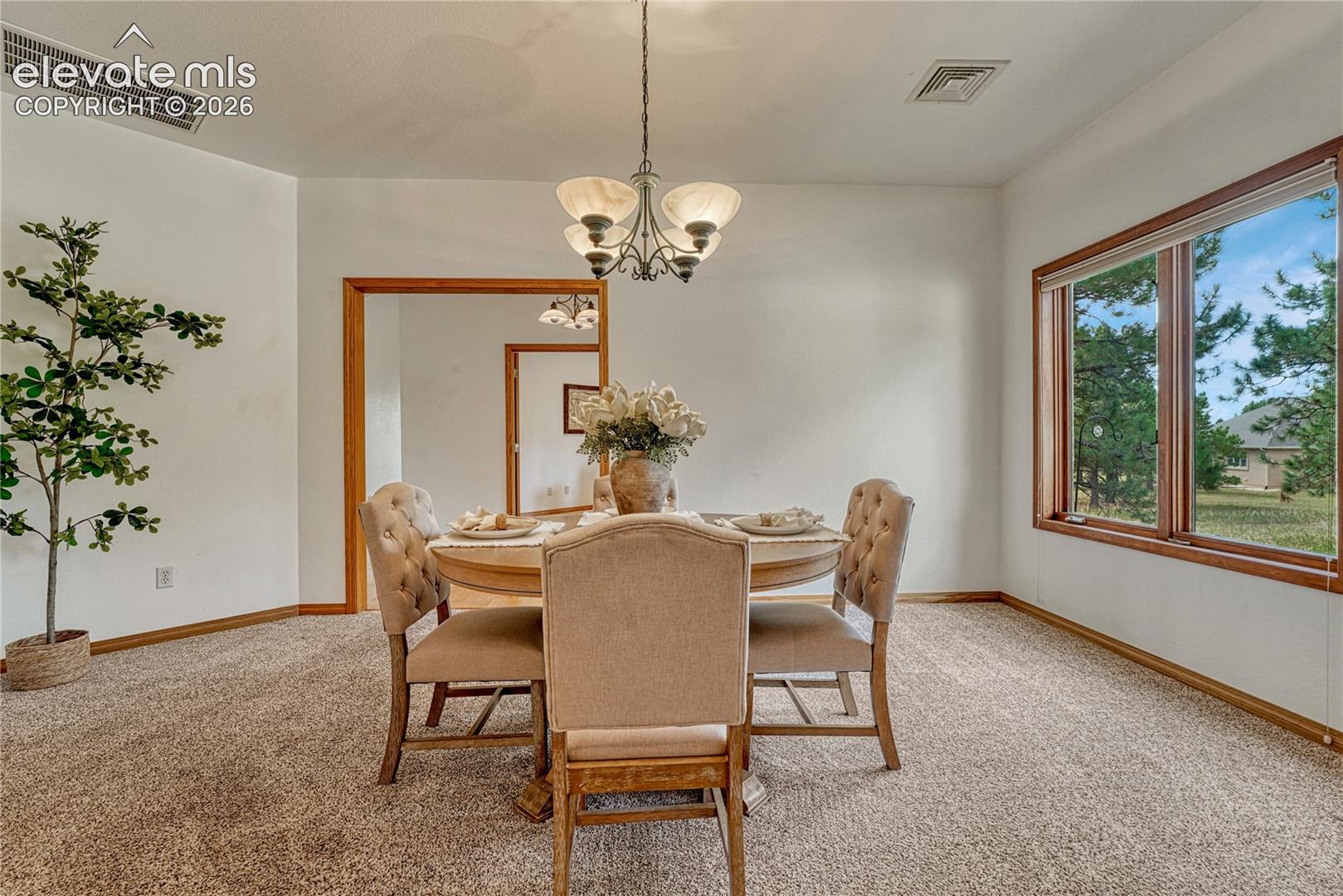Listing photo 17 for 19435 Sherwood Trail