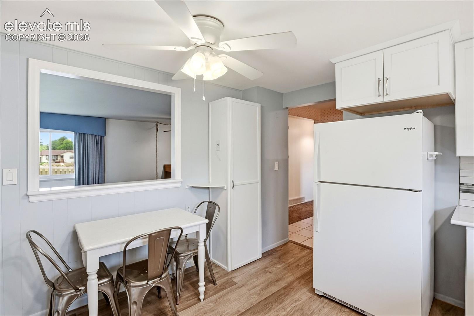 Listing photo 4 for 1442 Bellaire Drive