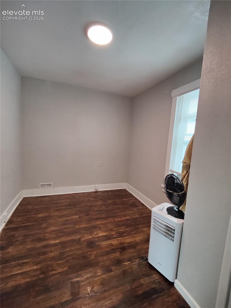 Listing photo 11 for 710 McCulley Avenue