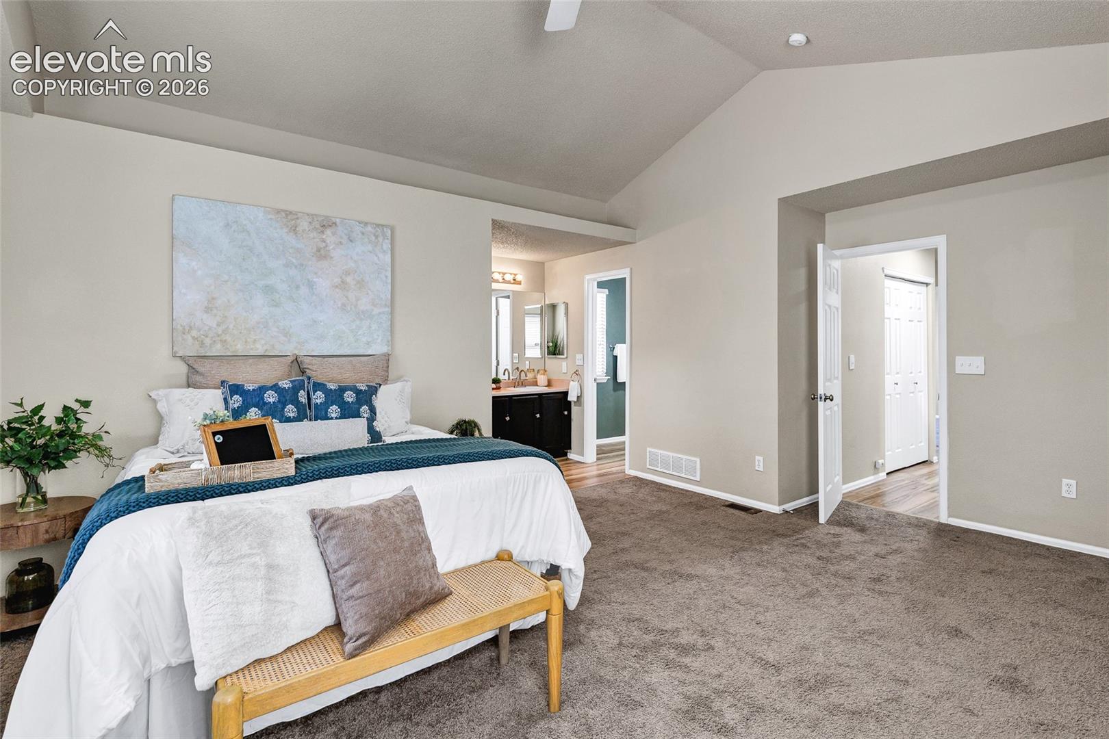 Listing photo 21 for 848 Regent Court