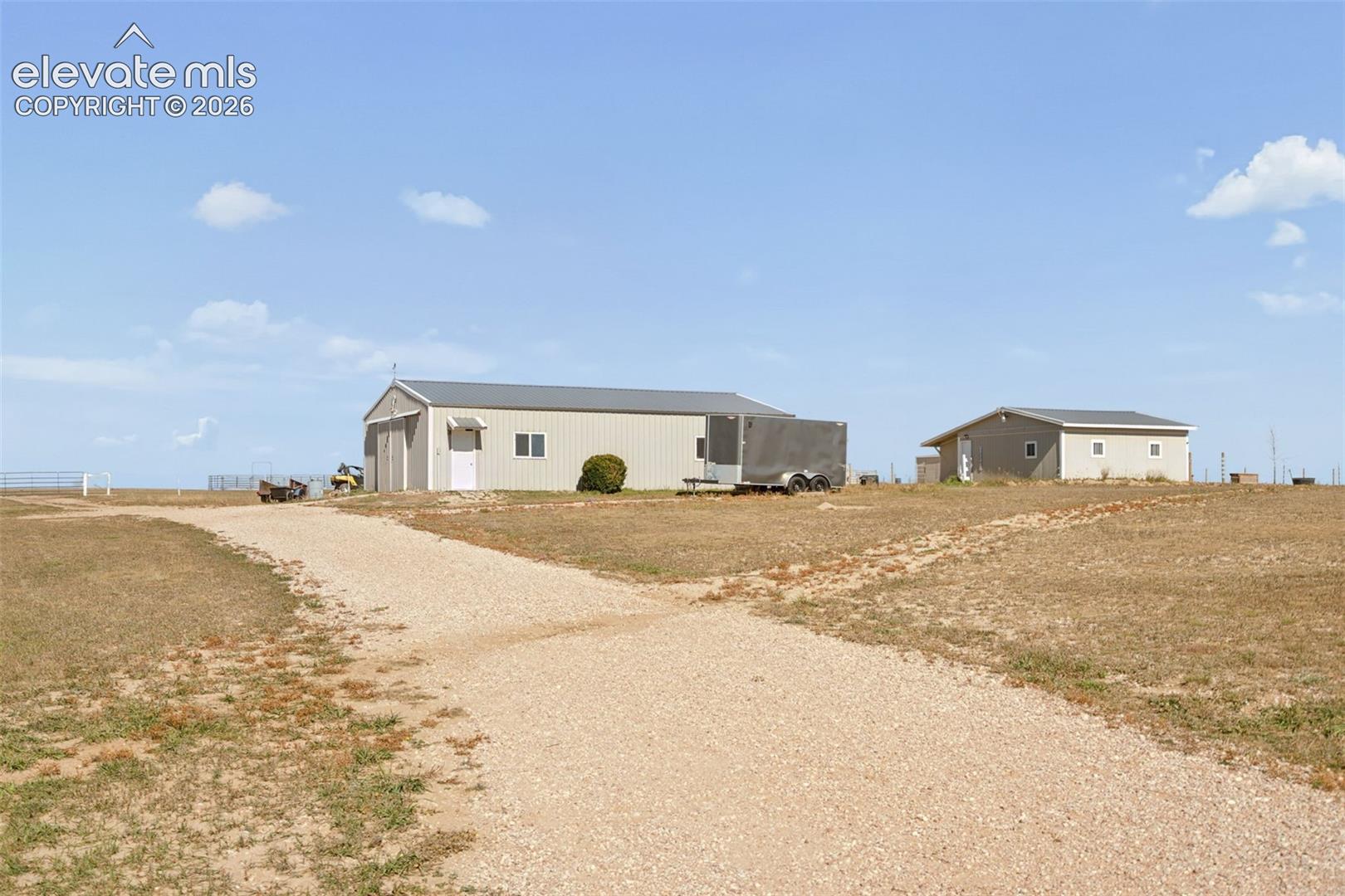 Listing photo 3 for 28230 Washington Road