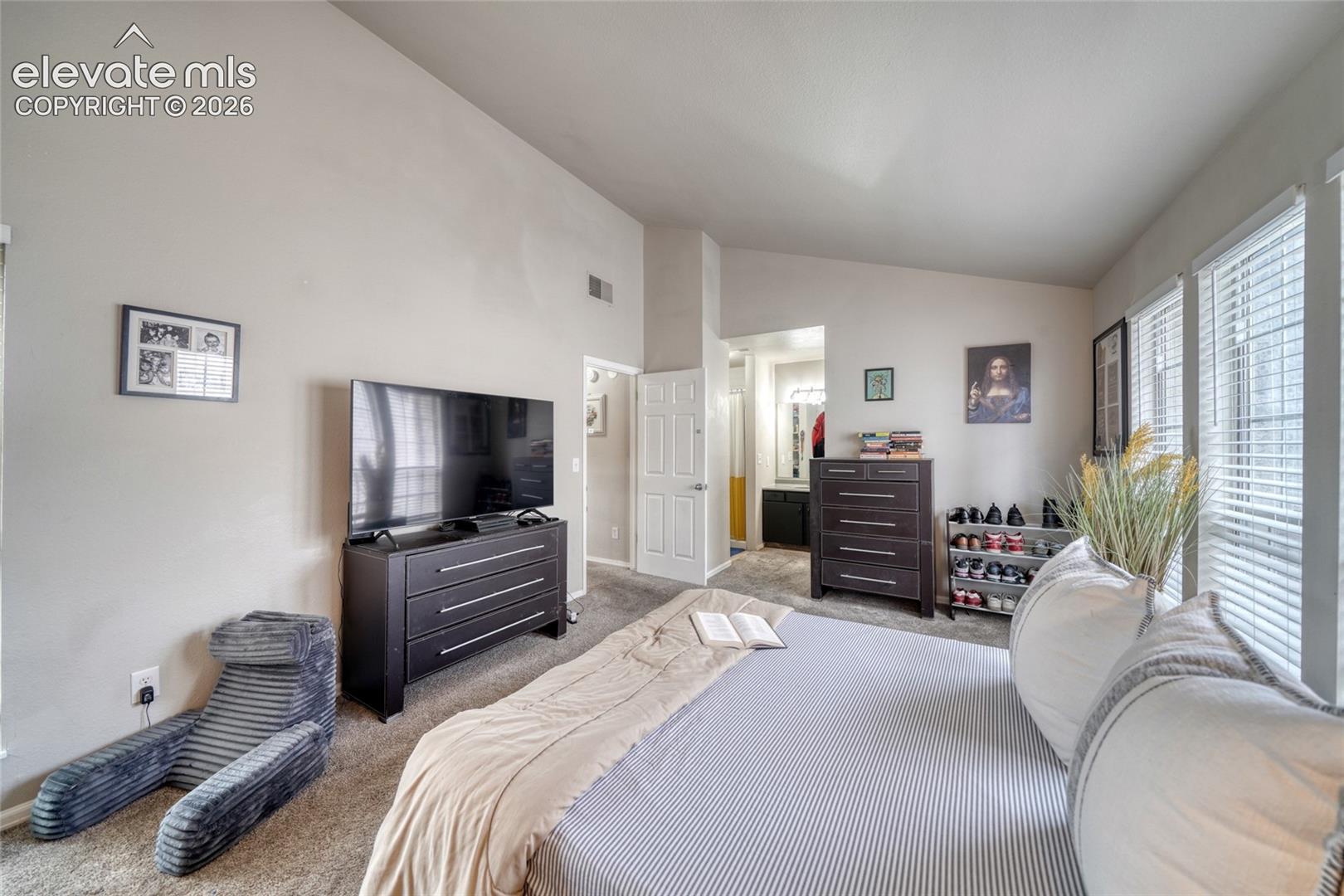 Listing photo 23 for 3330 Templeton Gap Road 31