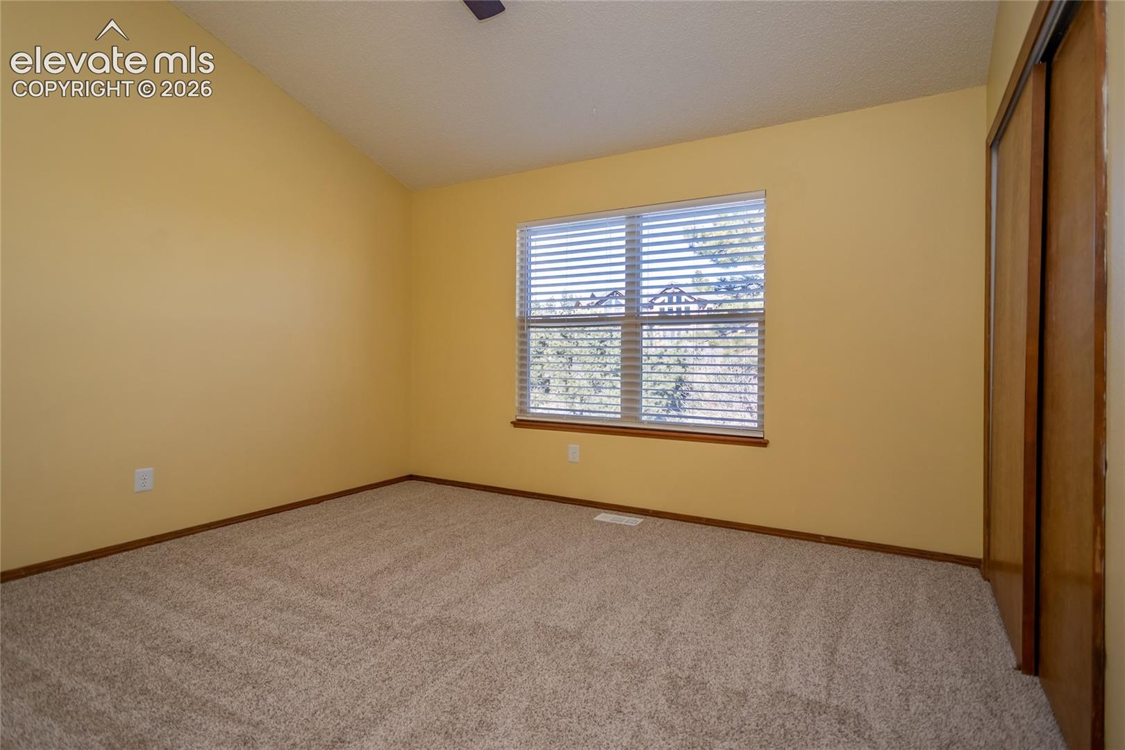 Listing photo 33 for 2690 Edenderry Drive