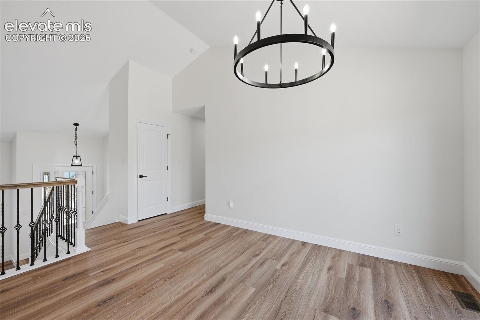 Listing photo 14 for 780 Bayfield Drive