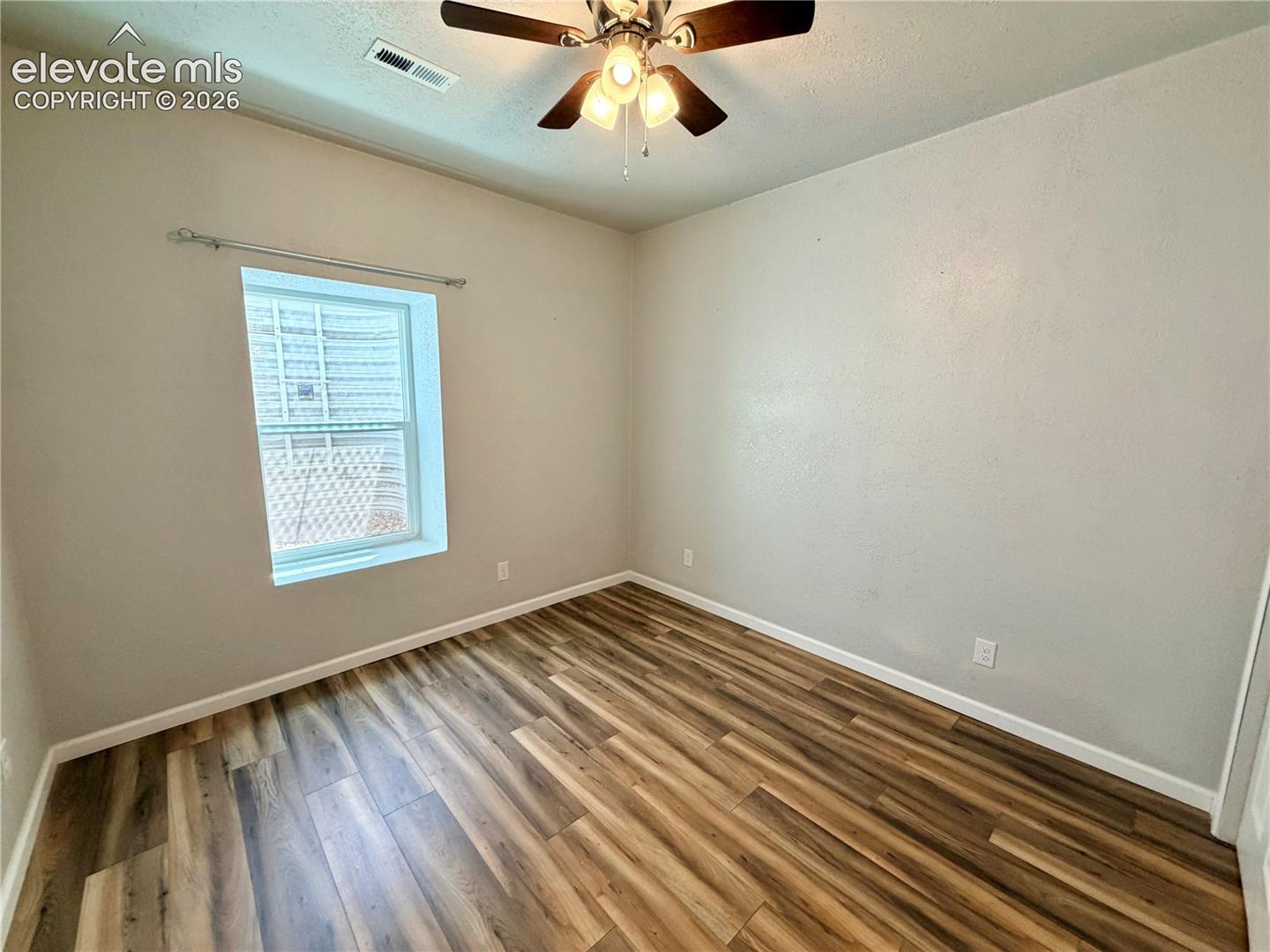 Listing photo 35 for 698 W McCulloch Boulevard