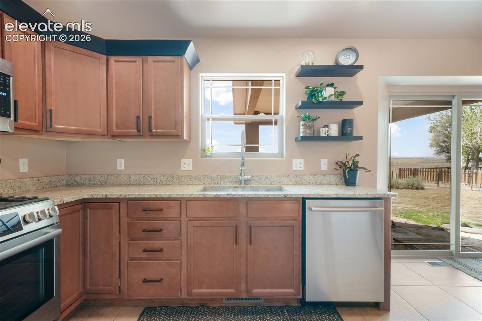 Listing photo 11 for 83 S Golfwood Drive