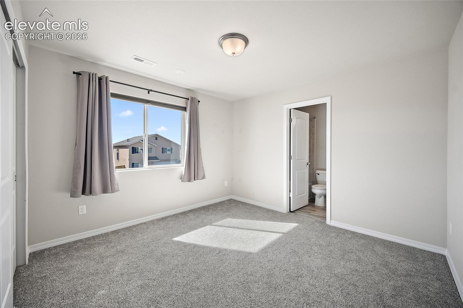 Listing photo 32 for 7701 Berwyn Loop