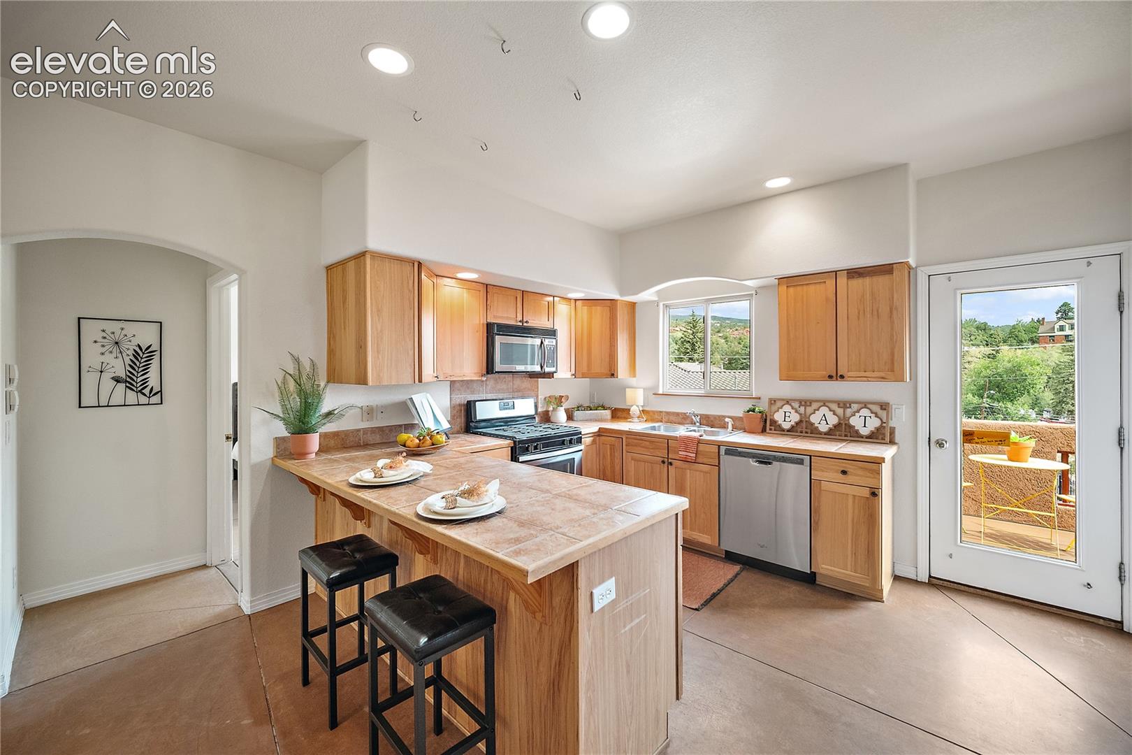 Listing photo 13 for 18 Taos Place