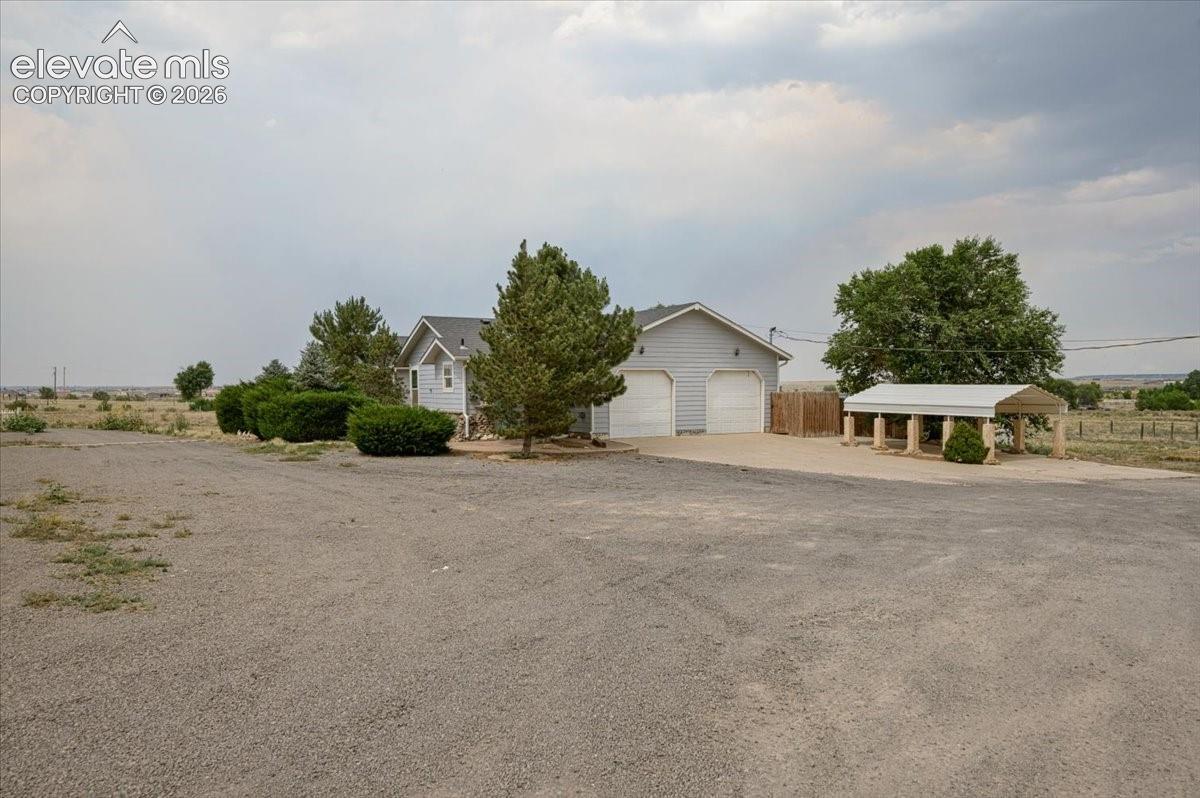 Listing photo 4 for 544 N Raymont Drive