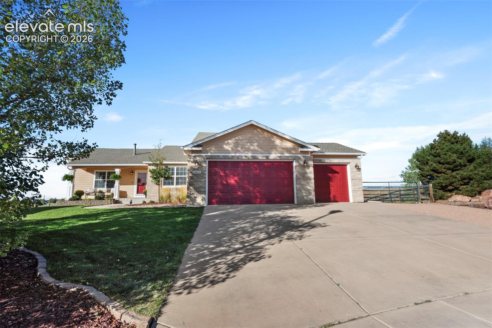 Listing photo 3 for 11803 Shadow Creek Court