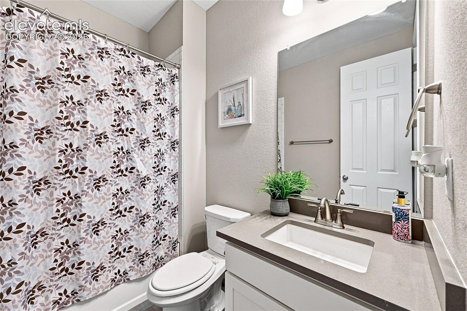 Listing photo 32 for 27645 E Geddes Place