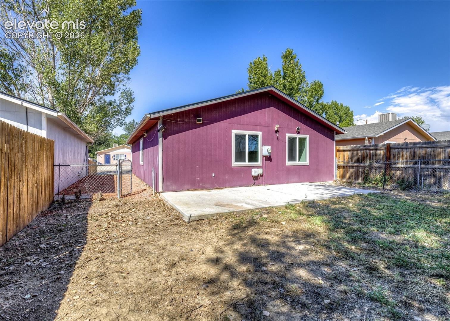 Listing photo 24 for 2906 Winnipeg Street